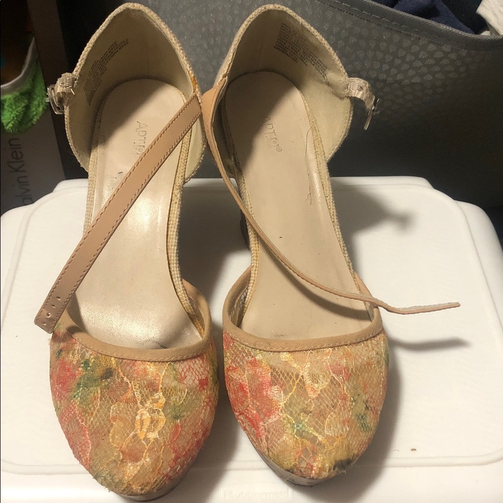 Apt. 9 Women's Multicolor Floral Heels